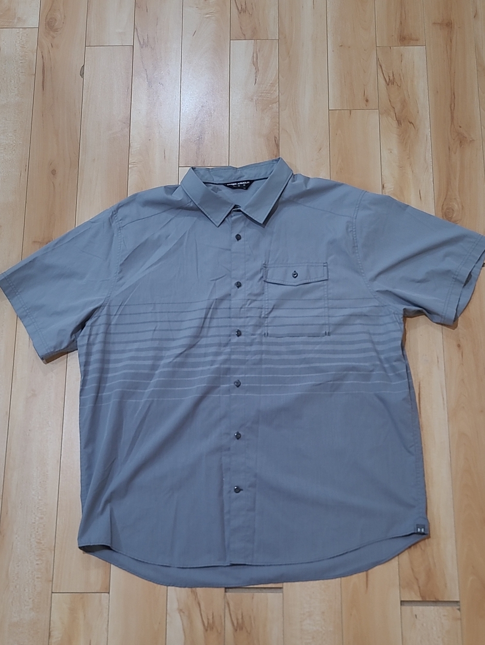Under Armour Men's Size 3XL Gray Button Up Short Sleeve Shirt